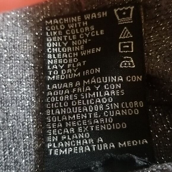 Ramsey Sparkly Metallic Top. Size XL - Picture 11 of 12